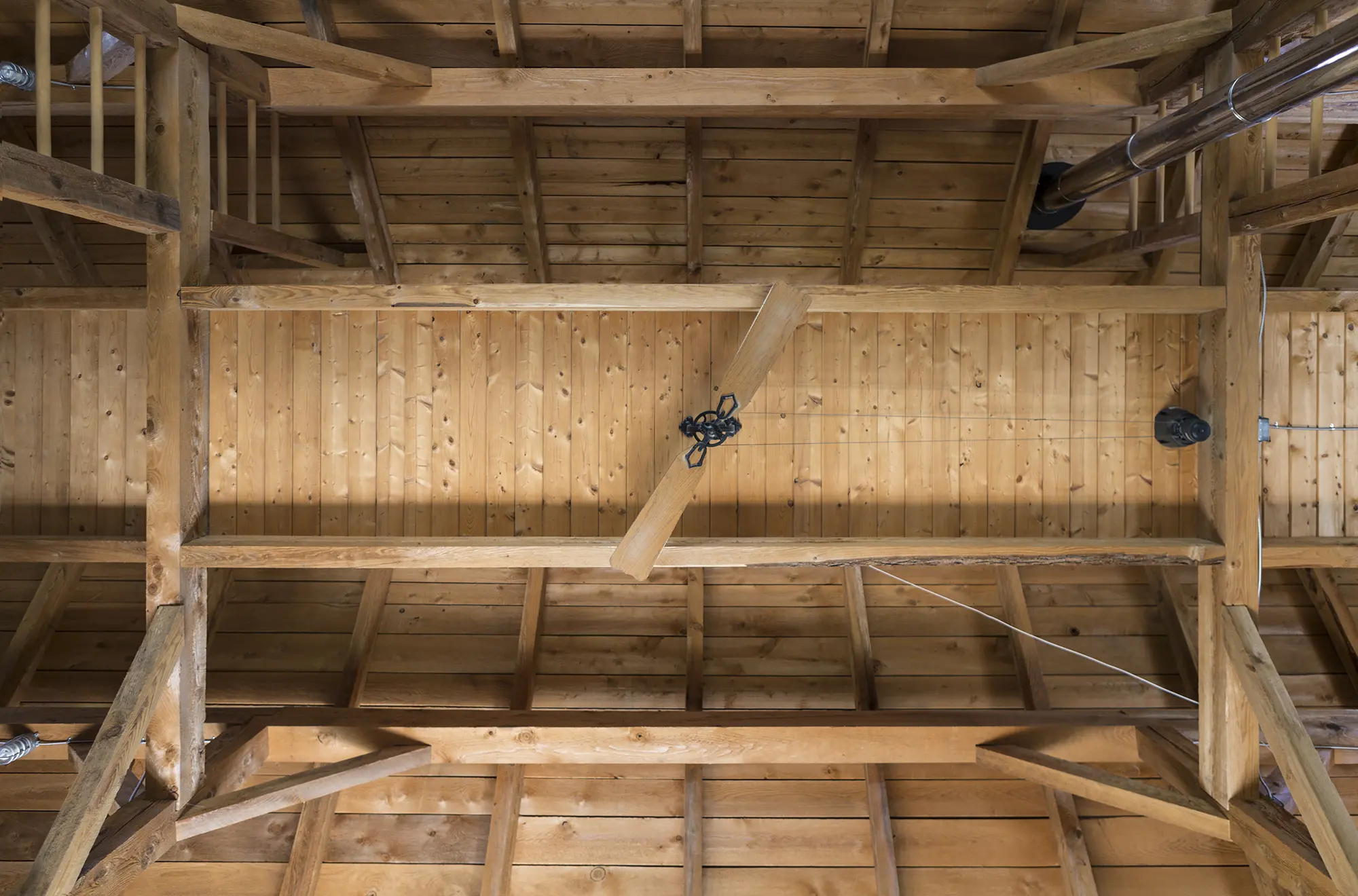 Cathedral ceilings with crafted fan