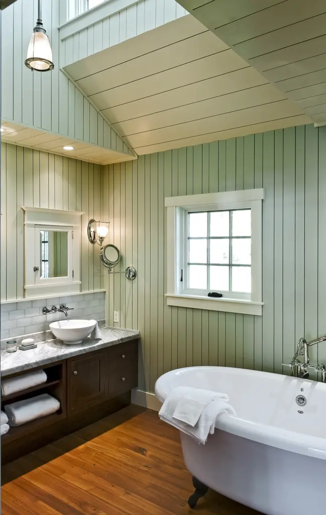 Tall bathroom with clawfoot tub at Grandview