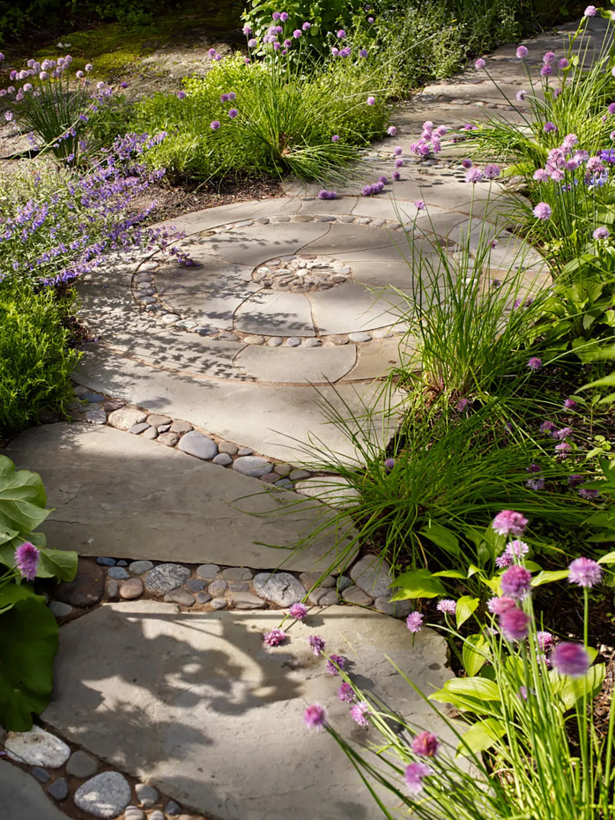 An image of the small stone detailing along the pathway to the zen garden