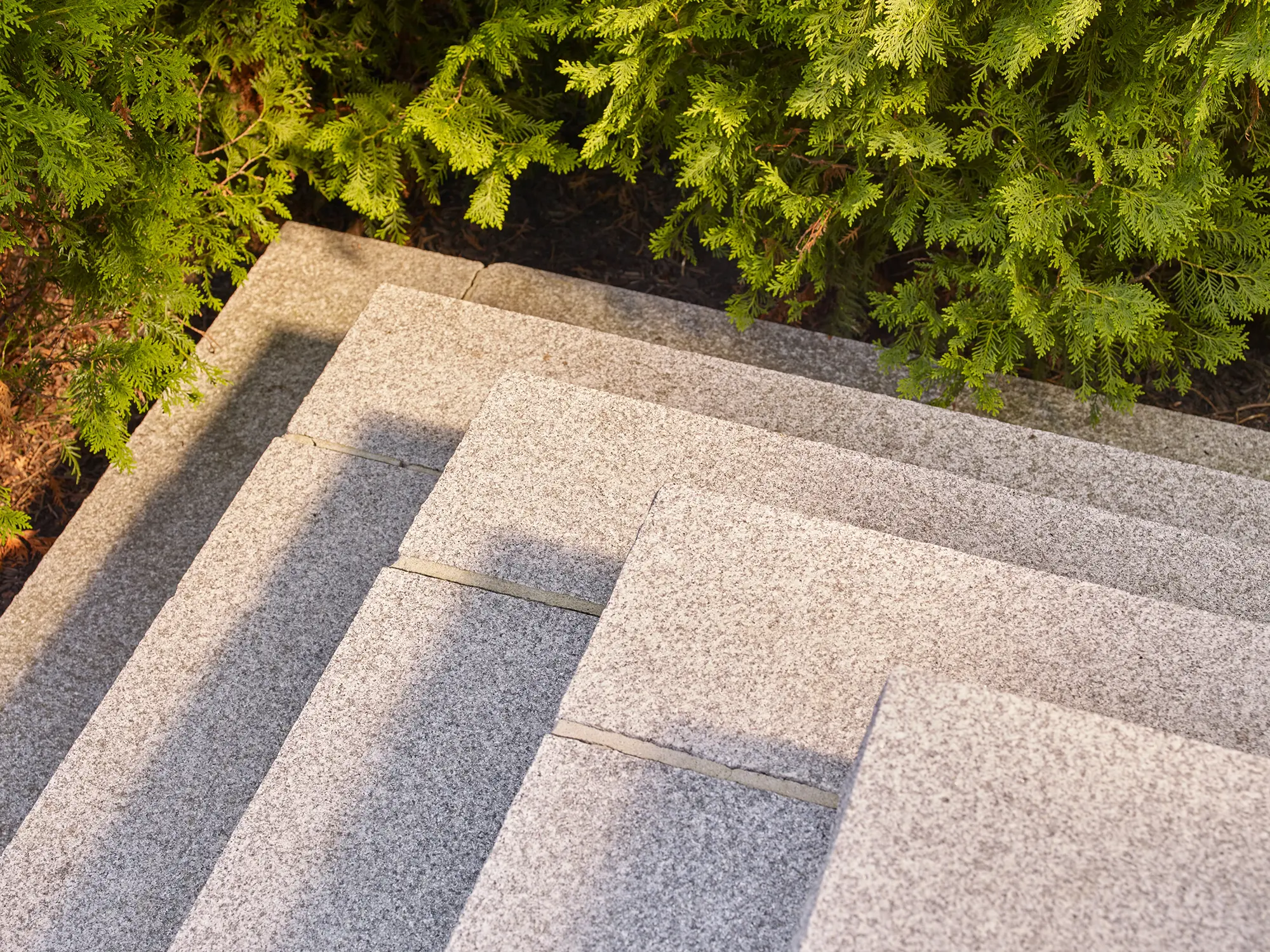 Stone corner detail on the patio at Casino Cottage