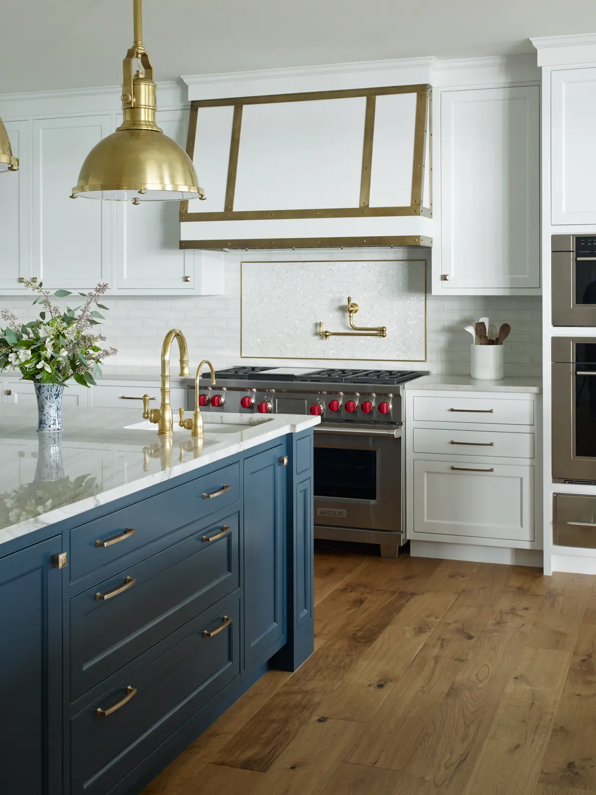Decadent stove and stove hood