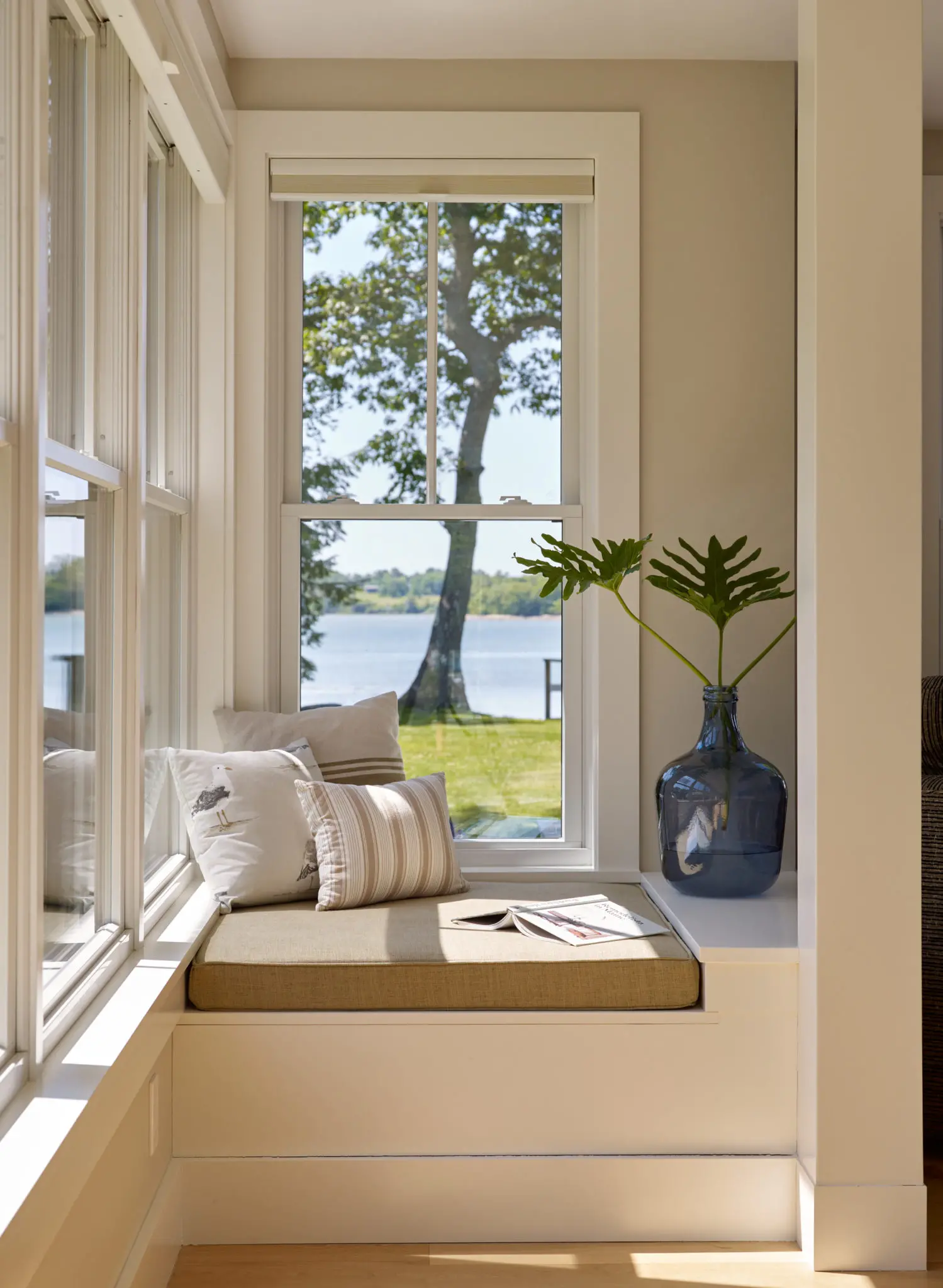 Cozy built in reading nook with ocean view
